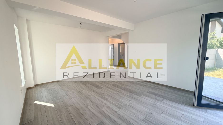 Casa de vanzare in Comuna Berceni | Zona de intrare | 5 camere | - Poză 4