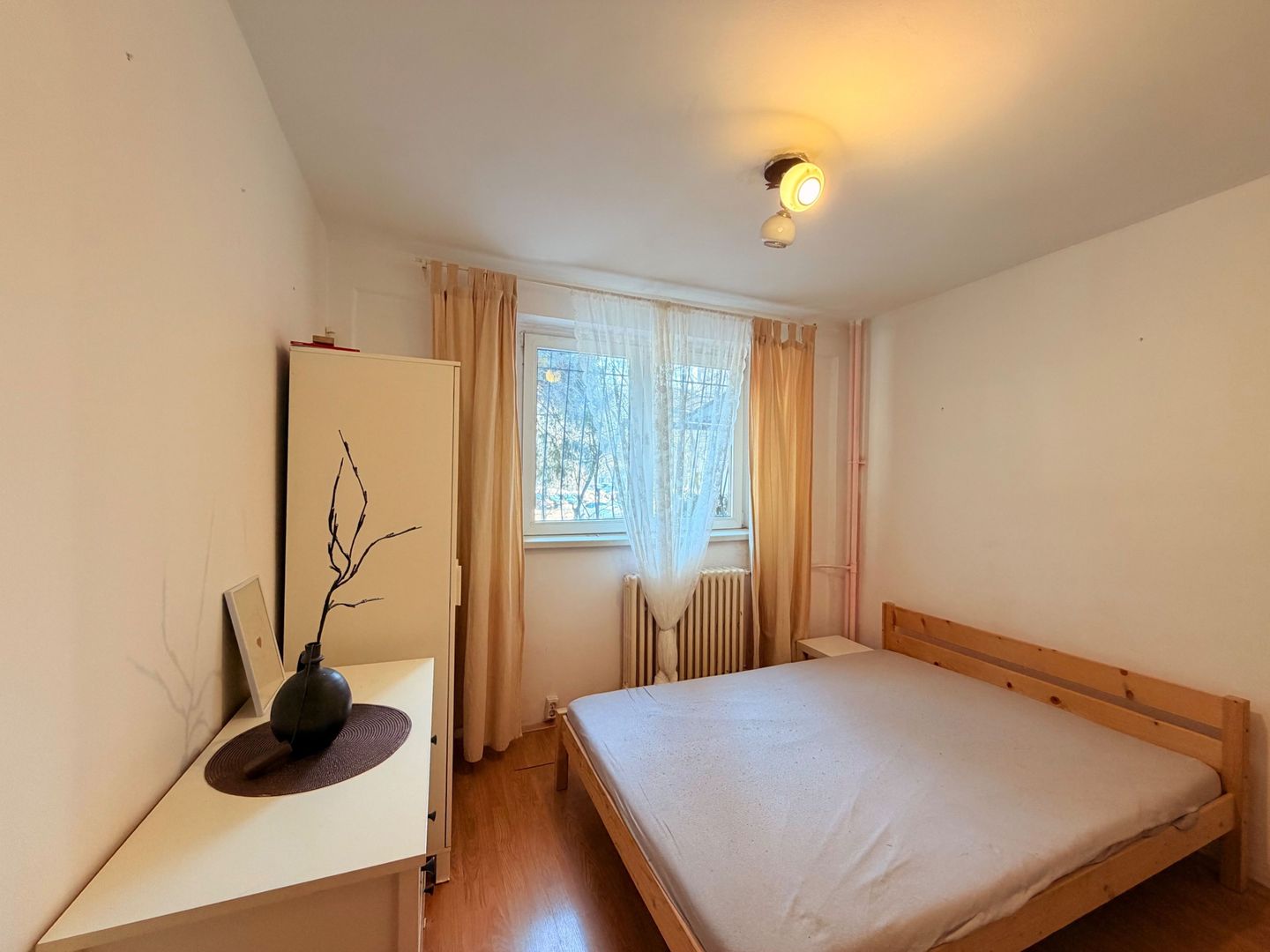 | Apartament de Inchiriat | 2 Camere | Dr.Taberei | Val. Argesului 6 | - Poză 1