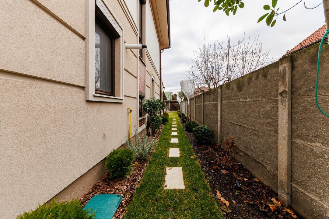 Casa de Lux cu Design Clasic și Piscină la limita dintre Timișoara și Dumbrăvița - Poză 44
