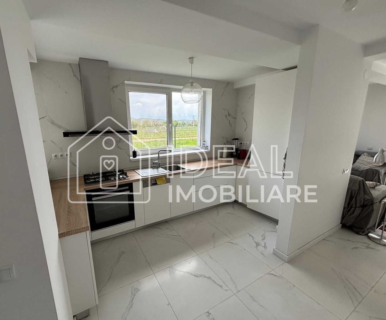 Triplex 3 camere, Șelimbăr | Mobilat & utilat | P+E+Pod | Terasă & grădină - Poză 4