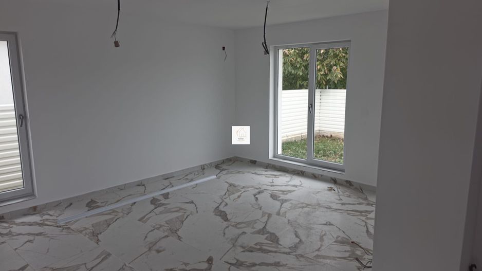 Casa 4 camere Crevedia - Poză 7