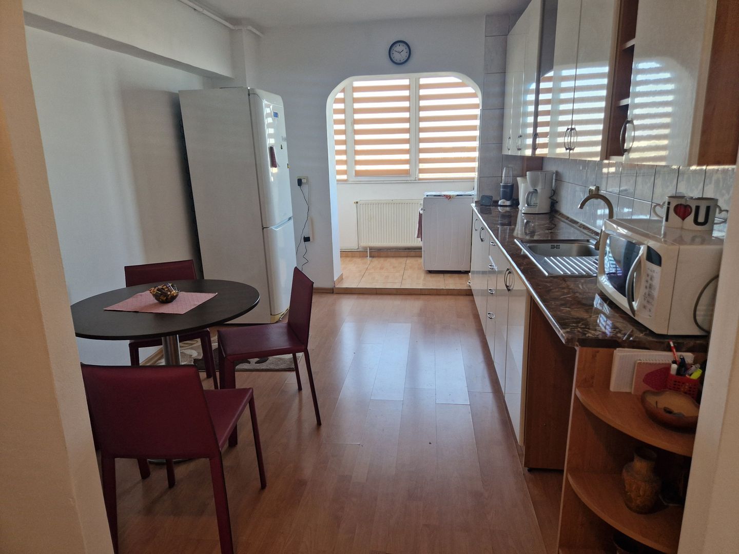 Apartament confort 1 Central - Bd Garii,decomandat,disponibil imediat. - Poză 1