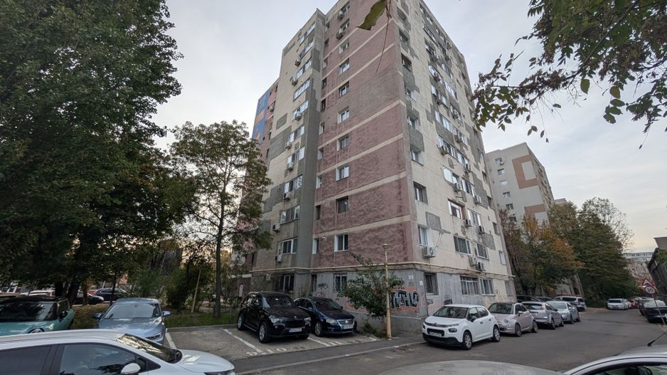 3 Camere Giulești, 60mp, Vedere Panoramică, Total de Renovat - Poză 1