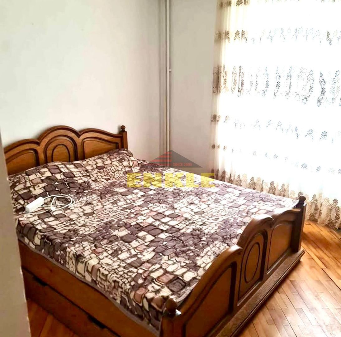 De inchiriat apartament cu 4 camere, zona Bulevard - Poză 2