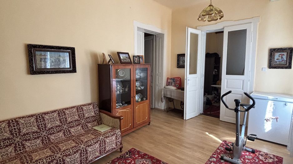 Casa cu teren și grădina zona Bogdanestilor - Poză 1