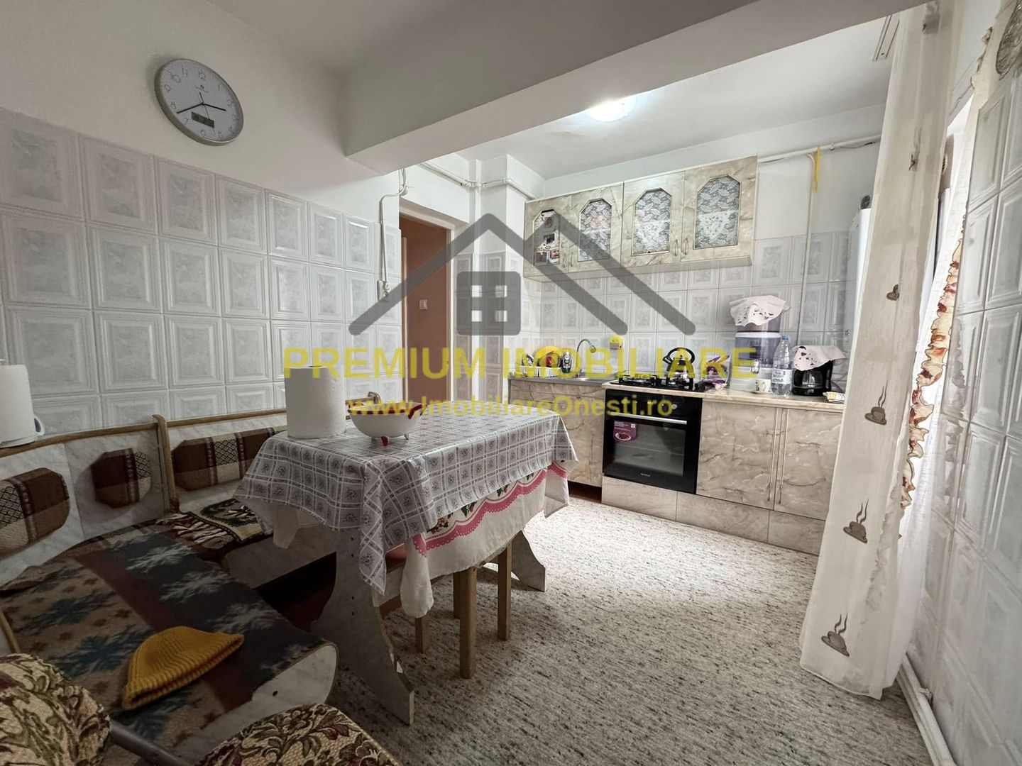 Apartament 3 camere zona de jos - Poză 3