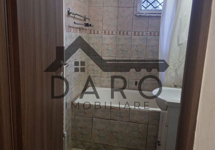 Vând apartament cu 3 camere zona Dâmbu Pietros aproape de bulevard . - Poză 4