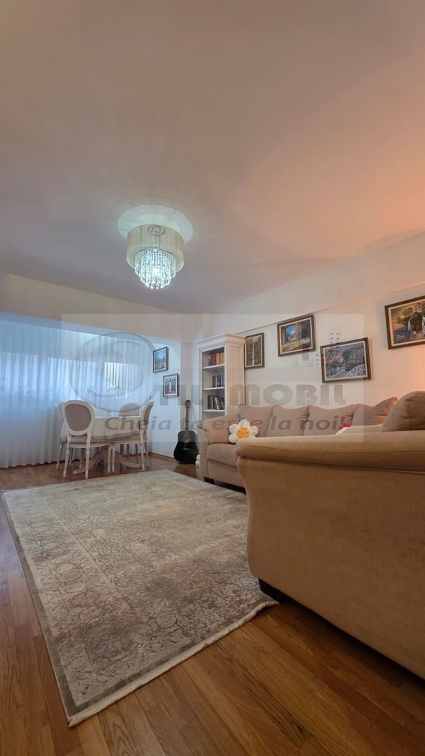 Apartament 3 camere - Centru - 77mp - 2bai - Poză 2
