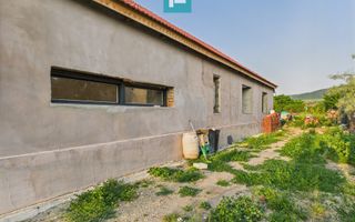 Casă cu 3 camere în Galșa, Arad, teren 1197 mp - Poză 1