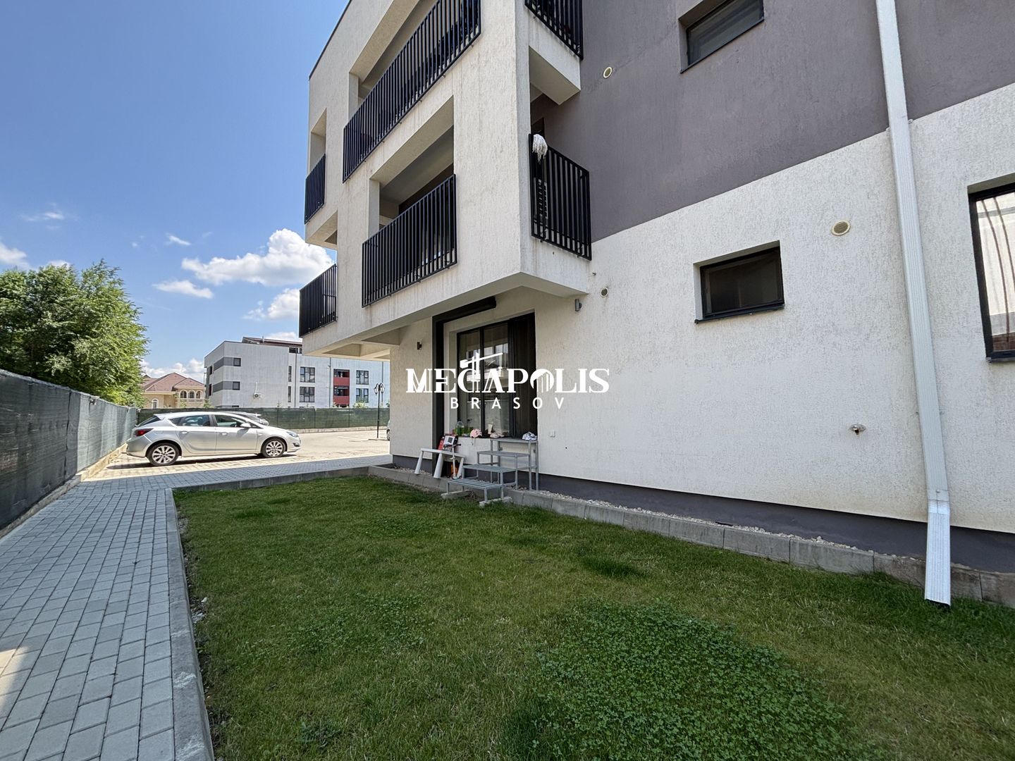 Apartament 2 camere | Curte Proprie | Parcare | Tractorul - Poză 1