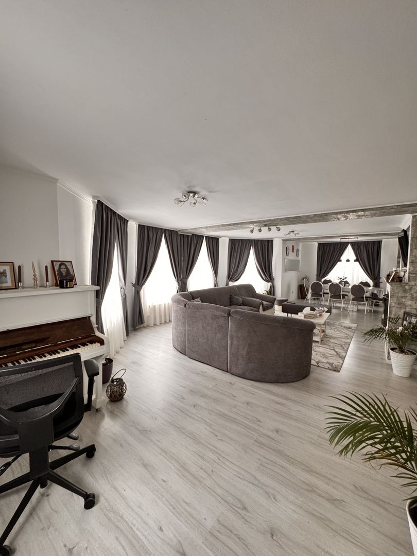 Vilă spațioasă cu 6 camere – Cartierul Viena, Oradea - Poză 2