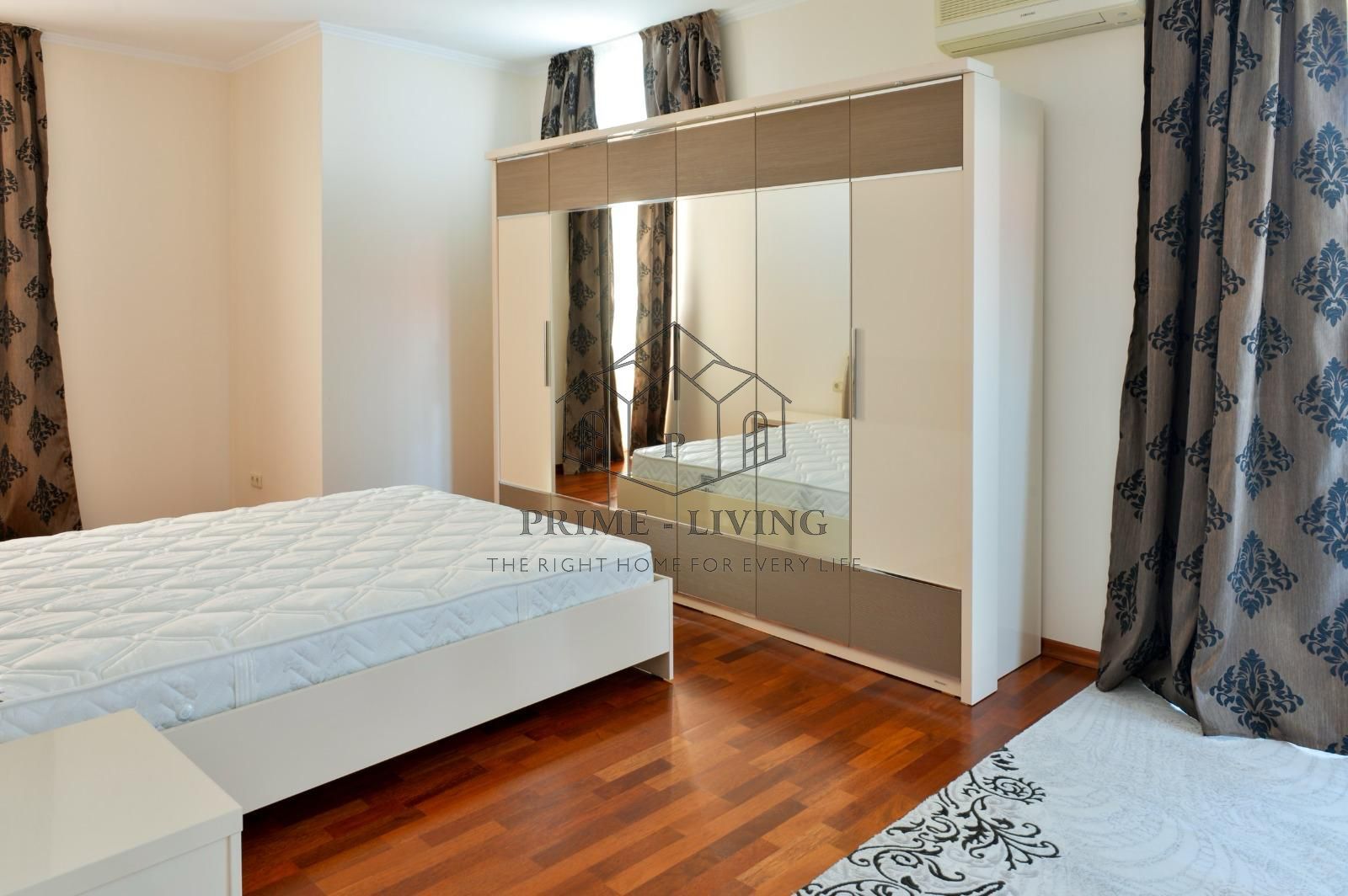 VILA DE LUX CU 6 DORMITOARE SI PISCINA + 800 MP CURTE LA INCHIRIRE - Poză 6