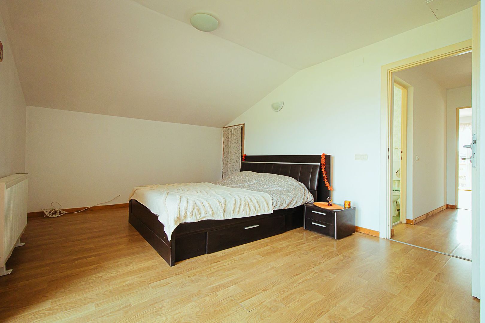 Exclusivitate - Sanpetru, casa cu priveliște deosebită - Poză 10