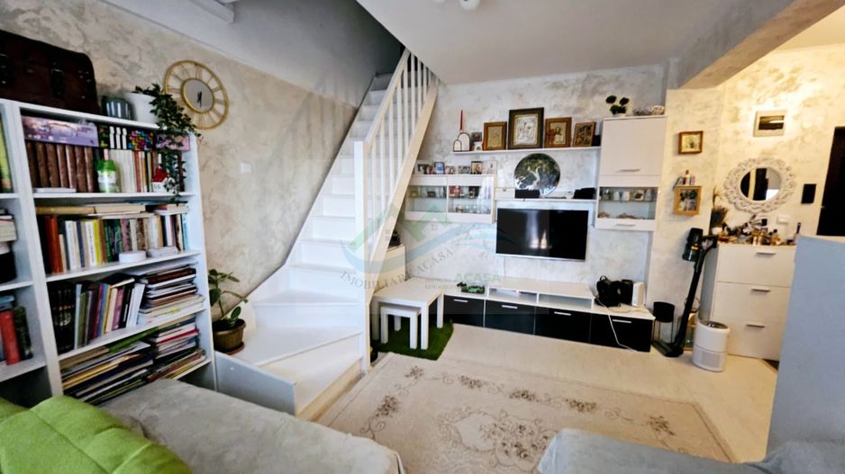 Apartament 3 camere de vânzare - Poză 1