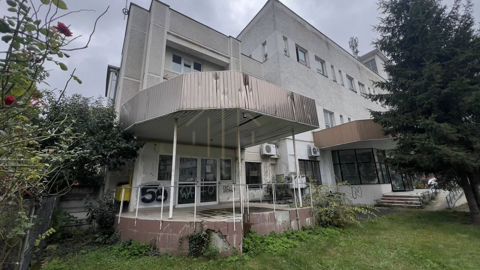 CLADIRE DE BIROURI - Poză 1