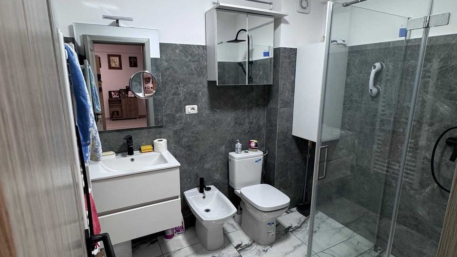 Apartament 1 camera Dec 38 mp Bucium 66500 euro. - Poză 6