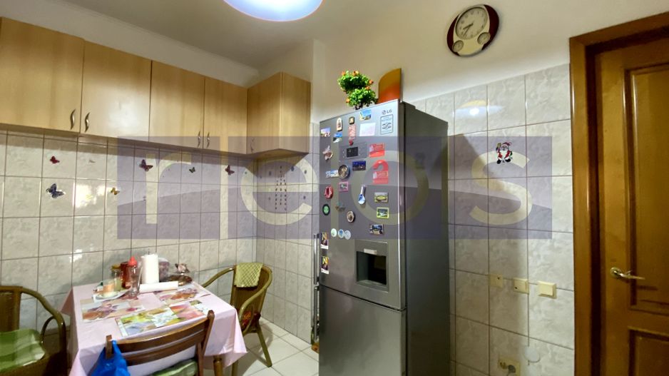 DE VANZARE 3 CAMERE 100 MP | BOXA 10 MP | SEBASTIAN | VULCAN CENTER - Poză 15