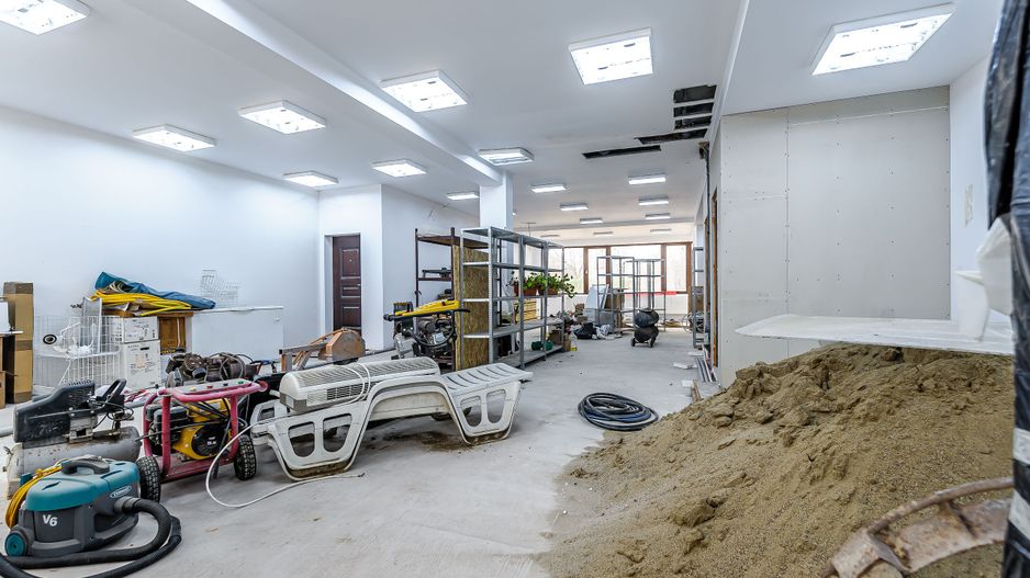 Spațiu comercial în bloc nou Pârneava - Poză 1