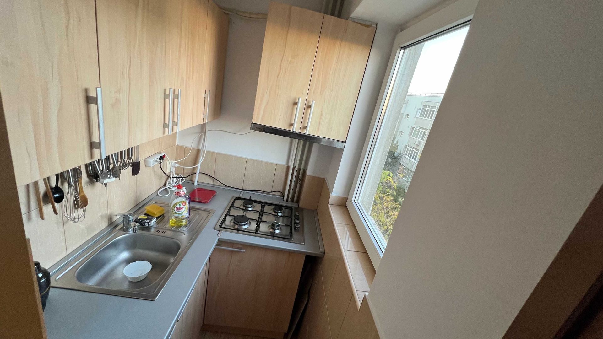 Închiriez garsonieră, Auchan Vitan, mobilată modern, openspace - Poză 4