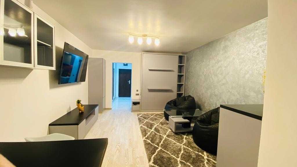 garsoniera ultraLUX , Titan, Costin Georgian - Poză 1