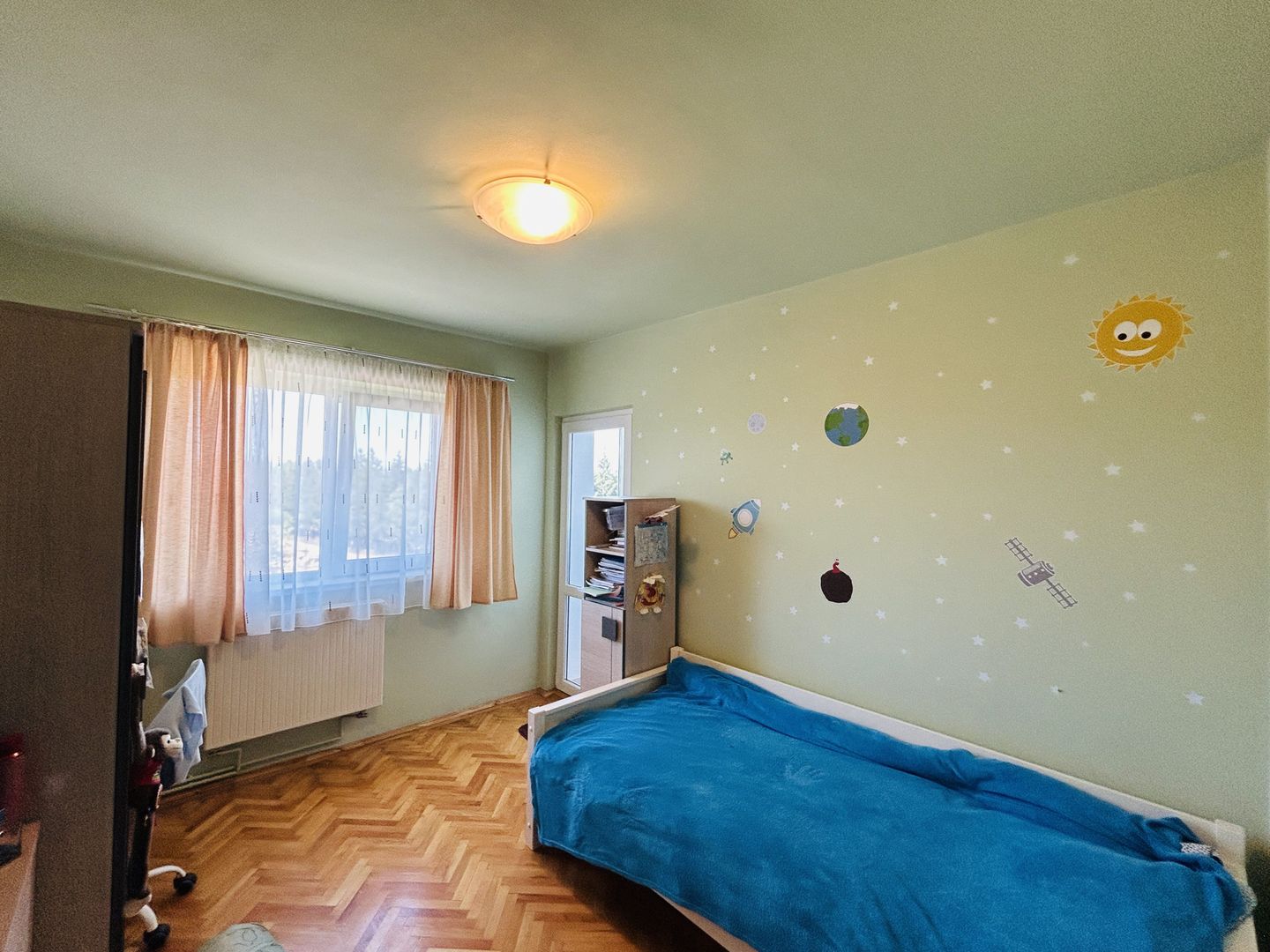 Apartament decomandat, cu 3 camere, 2 bai, 2 balcoane - Zona Strand - Poză 11