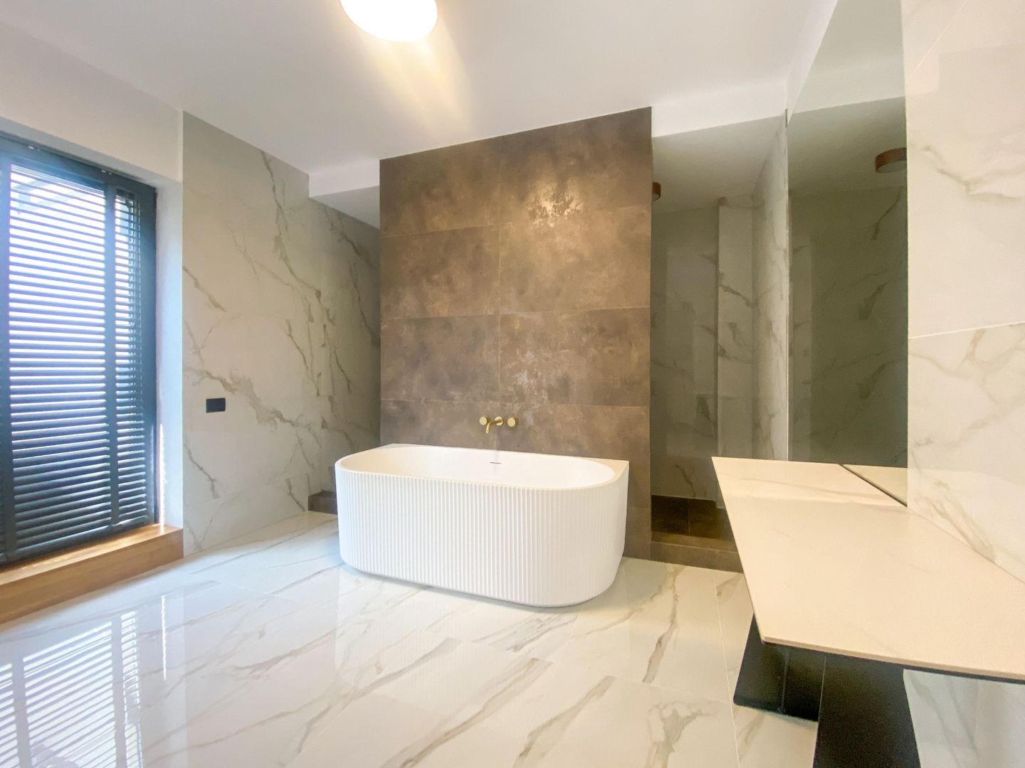 Chirie | Vilă 5 camere 240mp | Curte | Parcare inclusă - Poză 15