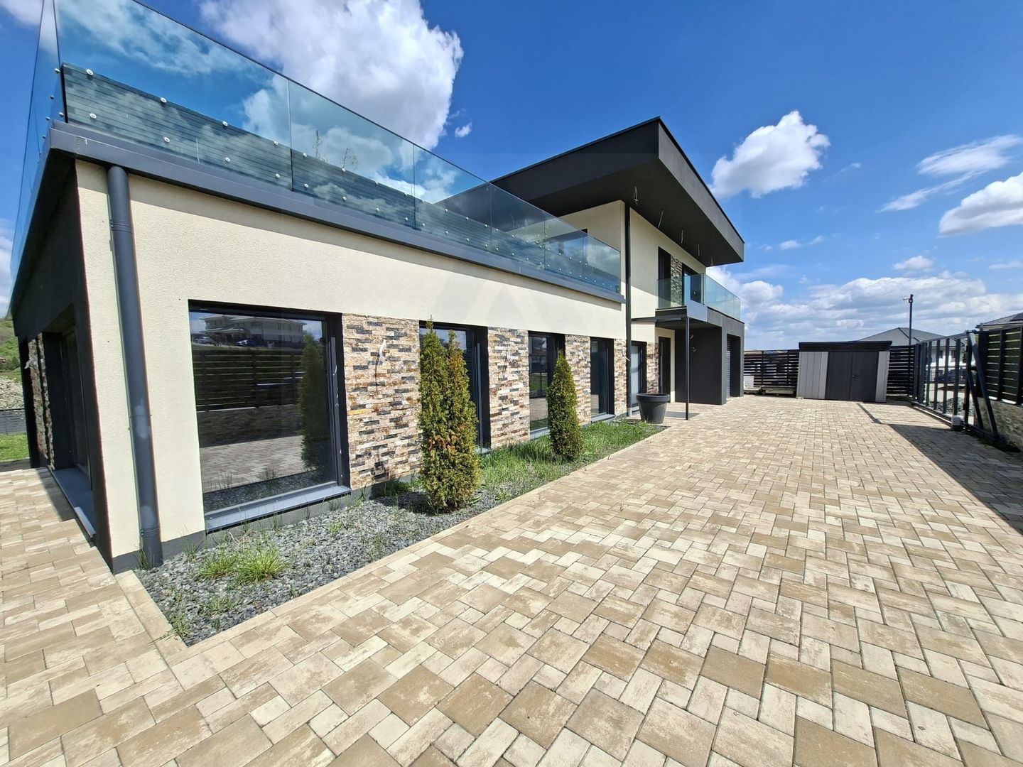 Casă moderna 229 mp utili garaj  piscina terasa balcon Cisnadioara - Poză 33