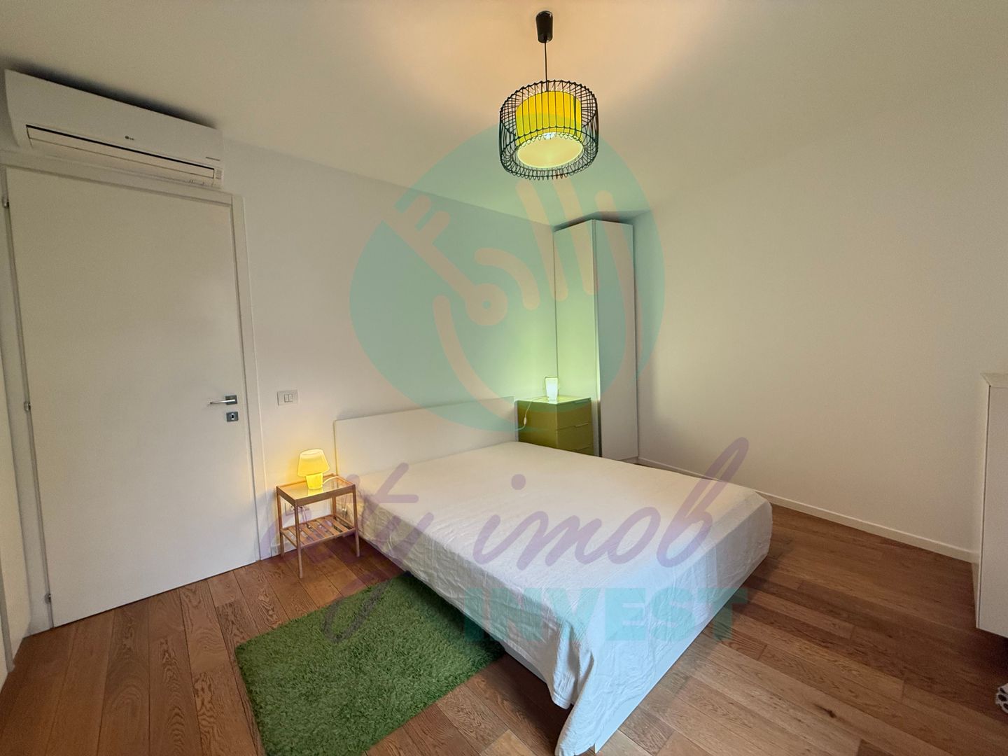 2 camere cu design industrial – un refugiu urban cu vedere spre gradina - Poză 9