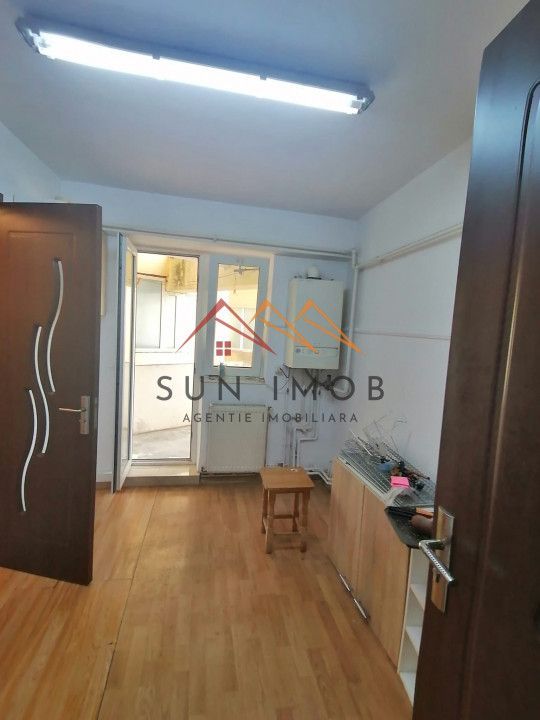 Apartament 3 camere, ultracentral, 1990, 2 bai, 2 balcoane, 74 mp utili - Poză 3