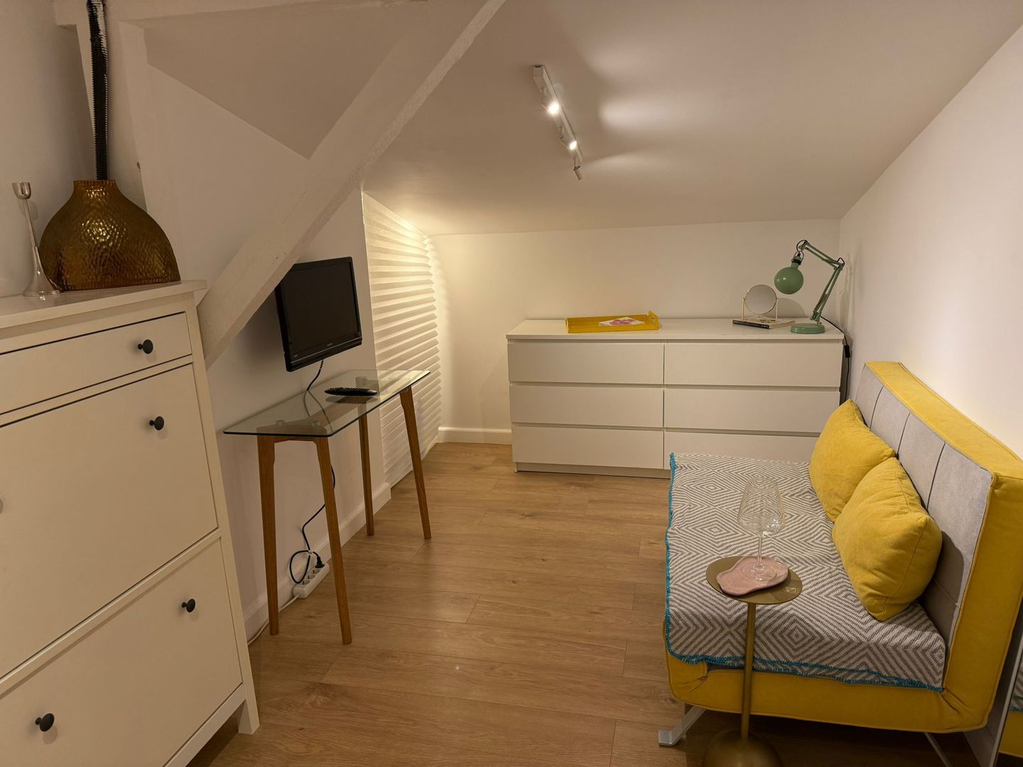 Apartament 2 camere superb de inchiriat in vila, Pet Friendly Iancului - Poză 2