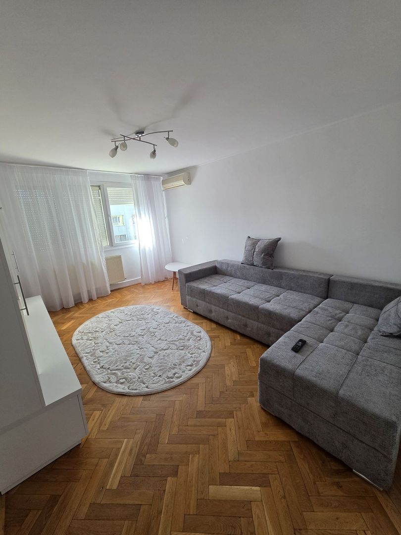 Închiriere apartament cu 2 camere - Poză 2