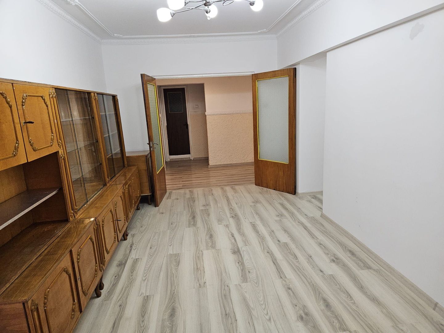 AP. 4 CAMERE VACARESTI, LOC PARCARE, PET-FRIENDLY, METROU 14 MINUTE - Poză 2