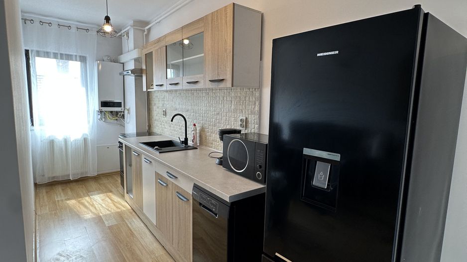 Apartament 3 camere cu parcare - Zona CENTRALA - Str Closca - Poză 3