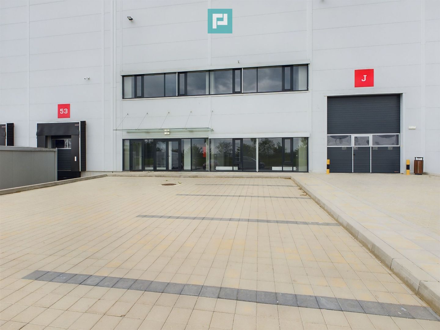 Spatii depozitare clasa A, zona Dragomiresti - Autostrada A1 - Poză 1