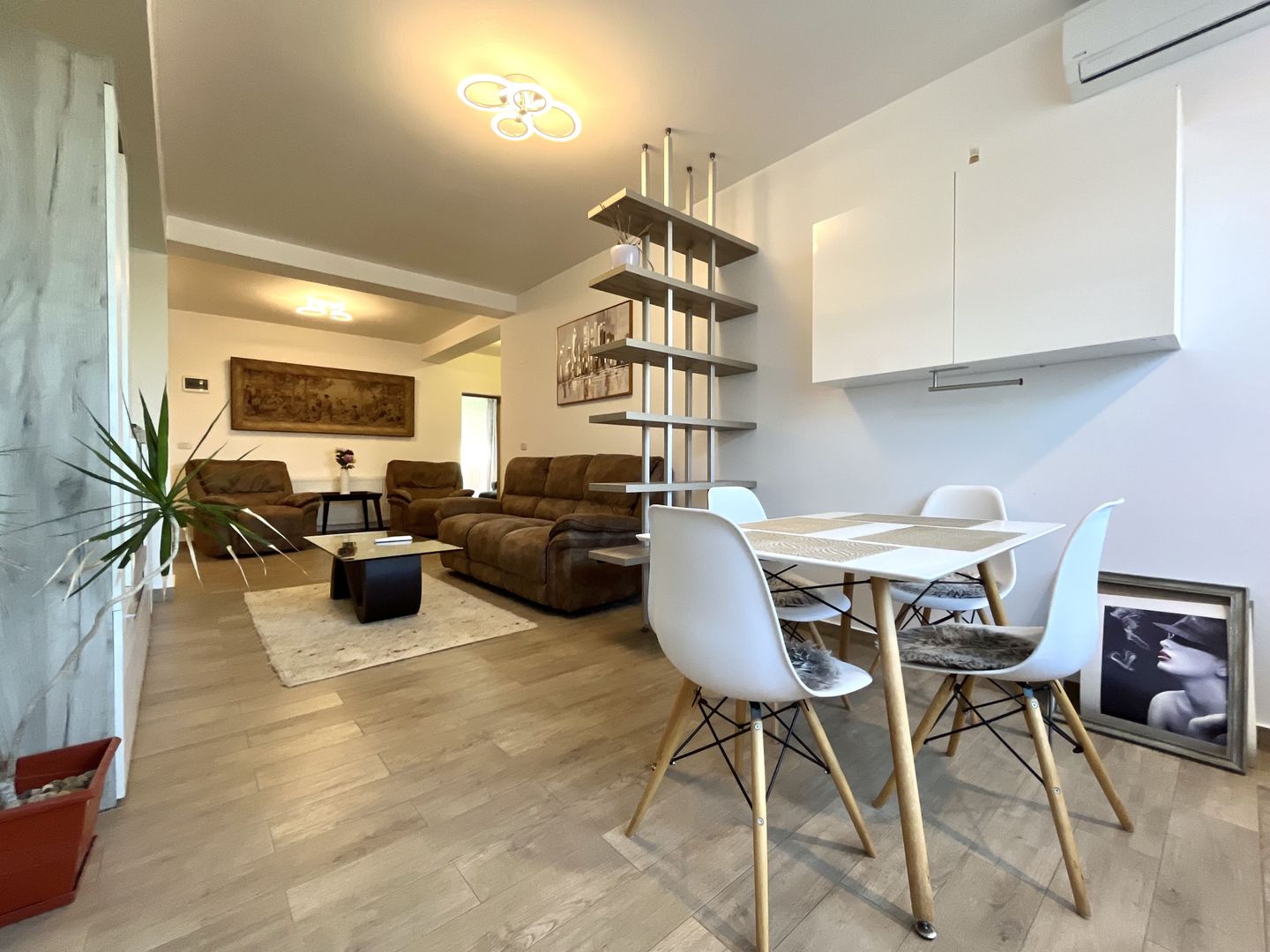 Apartament cu 3 camere,  spațios si primitor, in Soarelui- Sud Plaza - Poză 2
