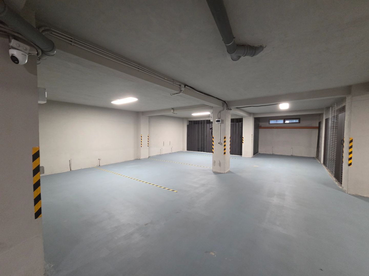 Spatiu subsol 227mp cu parcari subterane si boxe - Poză 10