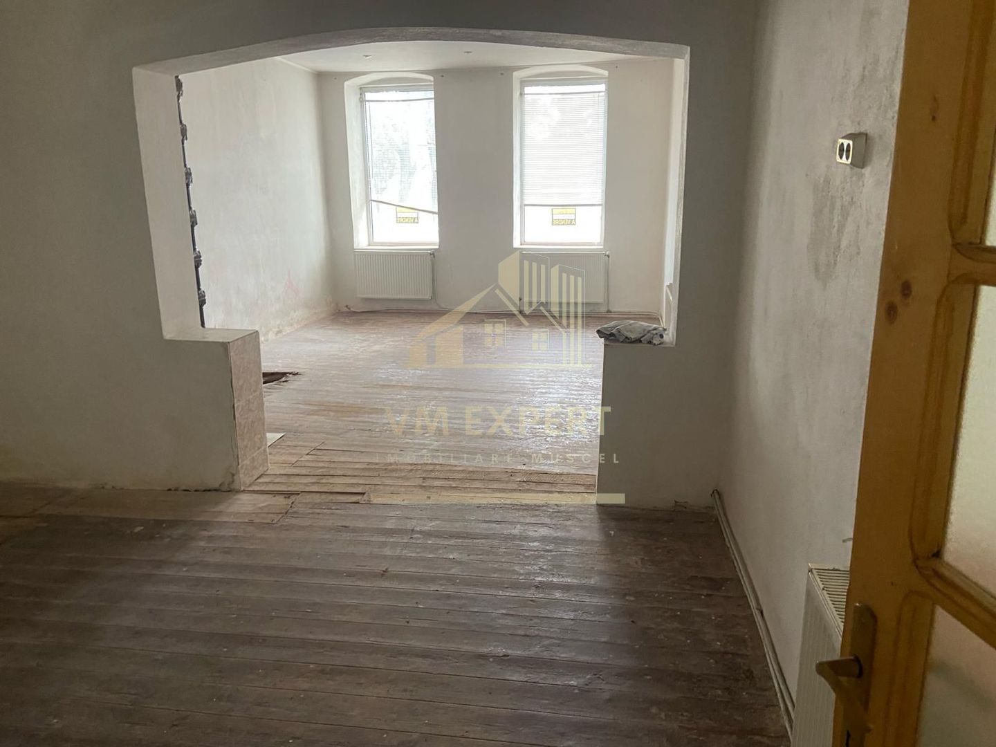 VILA 7 CAMERE, TEREN 337 MP, CENTRU CAMPULUNG - Poză 2