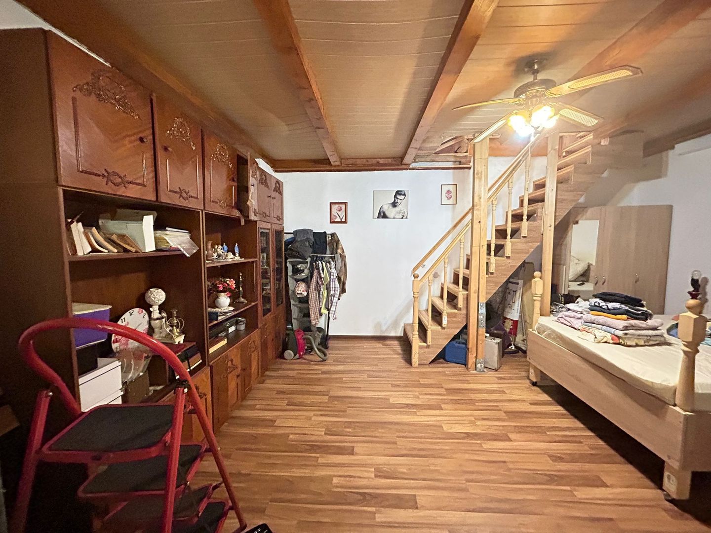 VILA  PIATA MUNCII | METROU - Poză 4