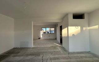 Casa moderna 4 camere 2 bai 3 locuri parcare si pivnita in Cisnadie - Poză 2