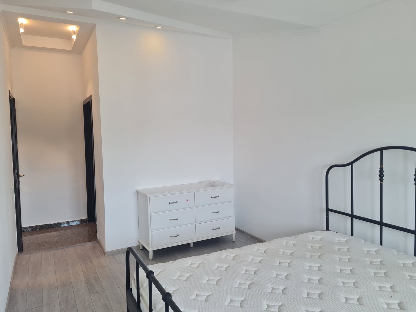 Casa individuala | semi-mobilata | 6 camere | Iancu Nicolae - Poză 10