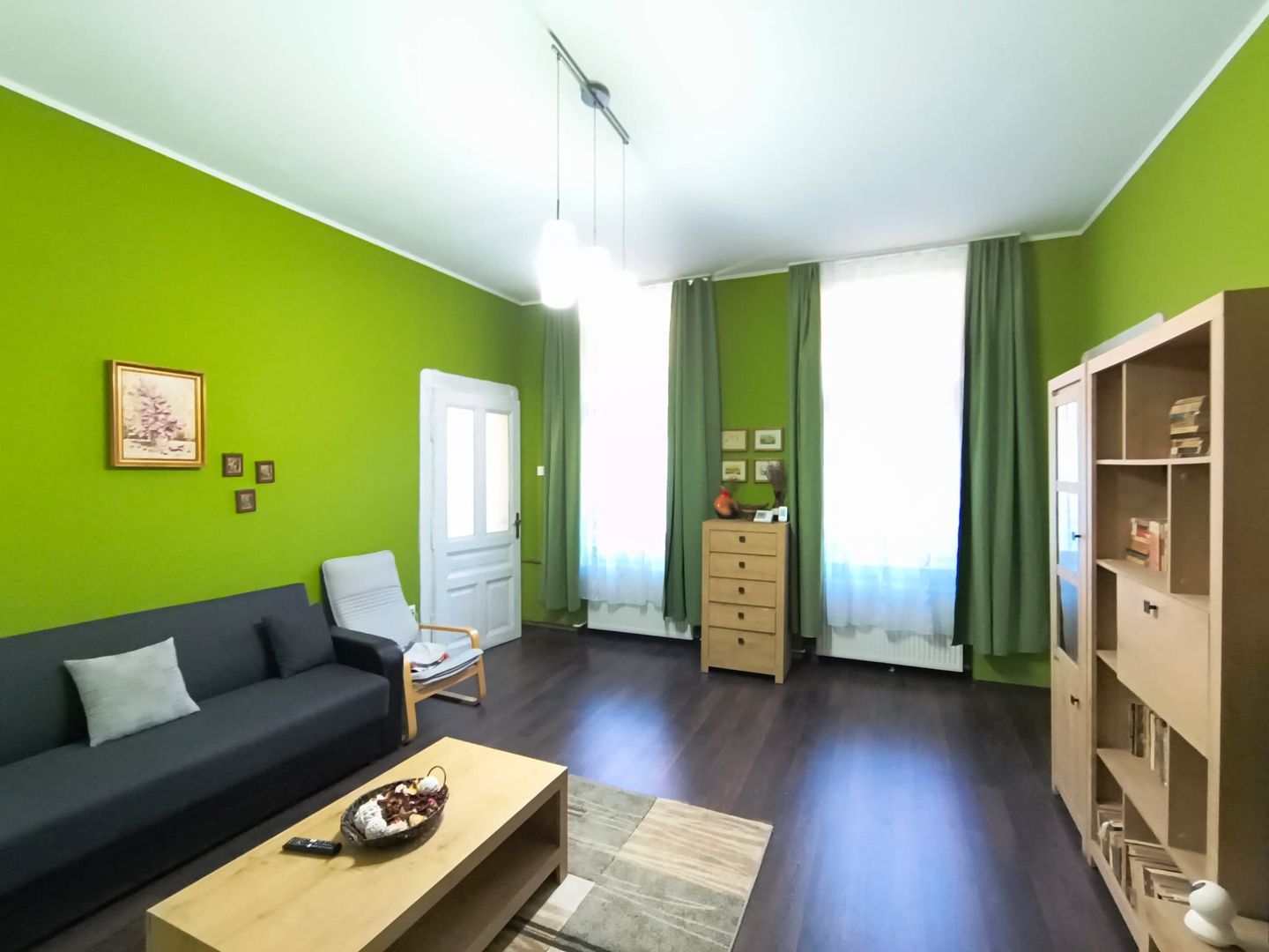Apartament central, 2 camere, centrala gaz. 390 E/lună. Comision 0 - Poză 2