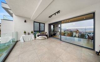 Duplex ultrafinisat | 4 camere | Gradina proprie | Vedere superba | - Poză 9