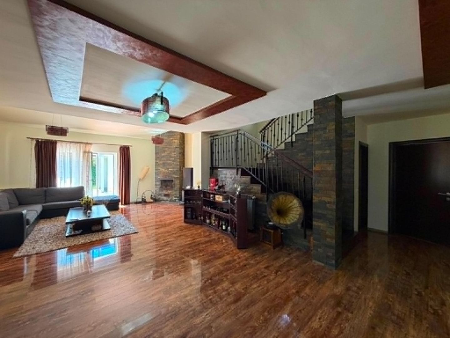 Casă 300 mp în Micești | Teren 2.026 mp | 4 dormitoare - Poză 4