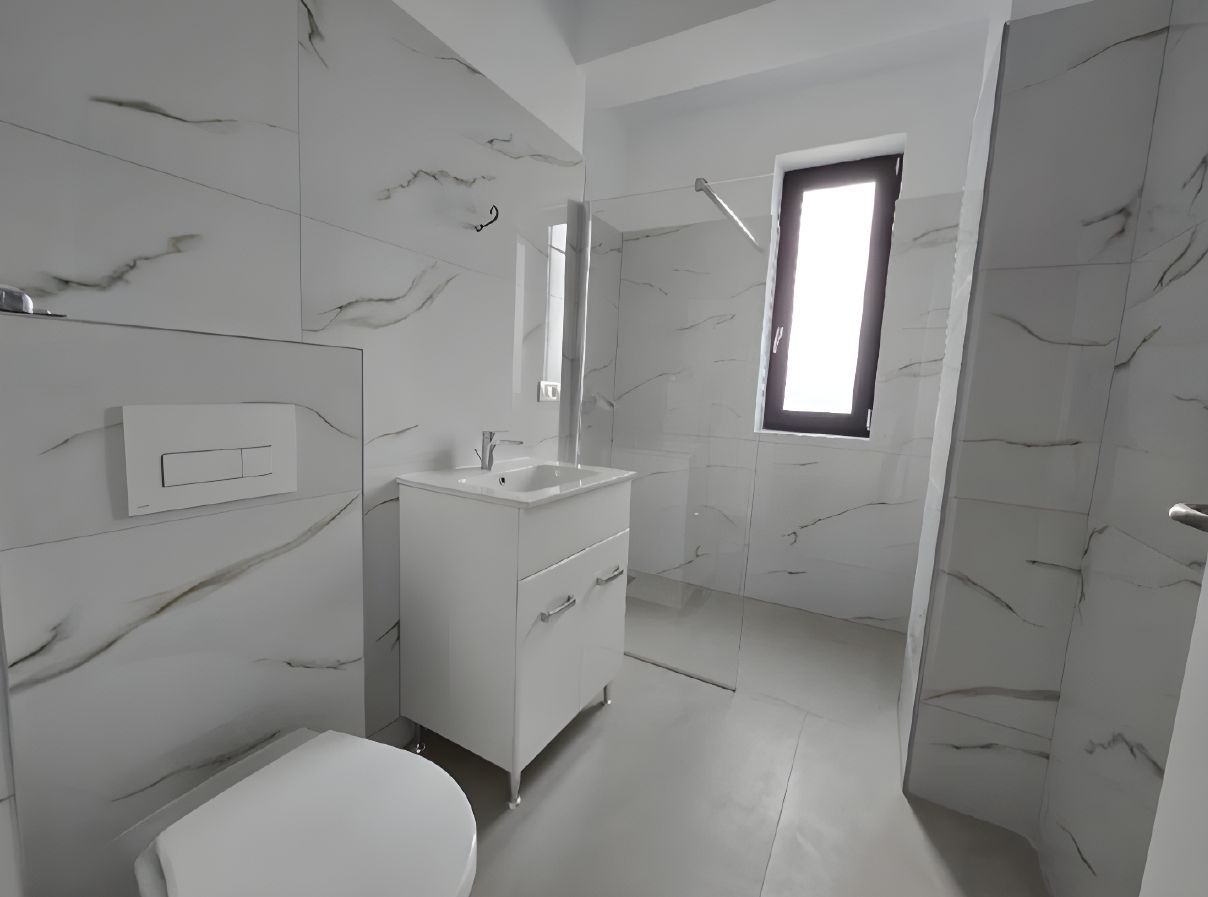 Apartament cu 3 camere, bloc nou, et.1, Centru - Poză 4