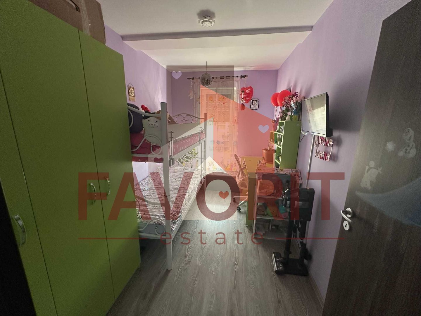 Etaj 2. Mobilat si utilat. Pozitie excelenta. - Poză 8