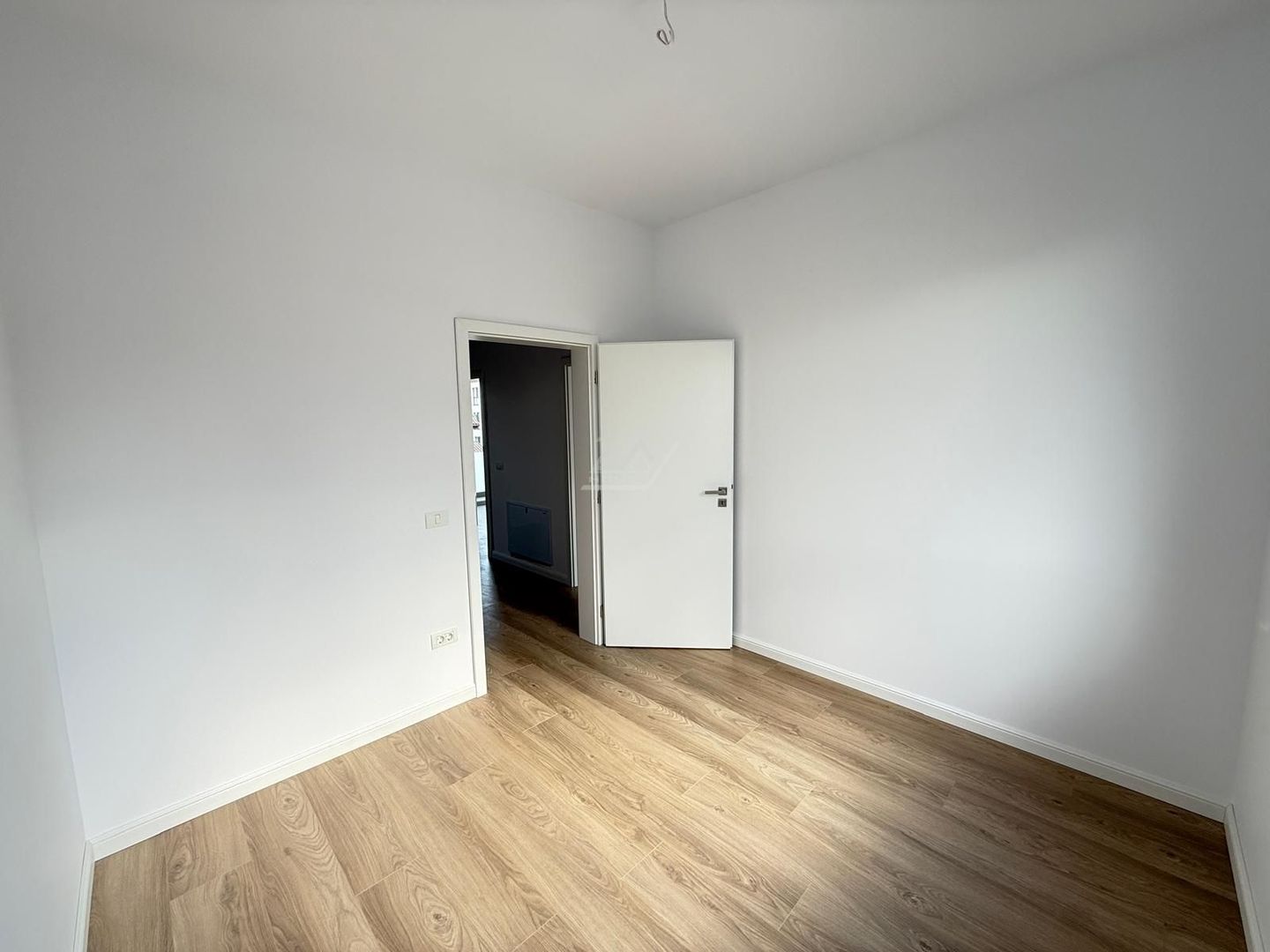 Locatie excelenta - langa Musicescu. 3 dormitoare. 2 locuri parcare. - Poză 18