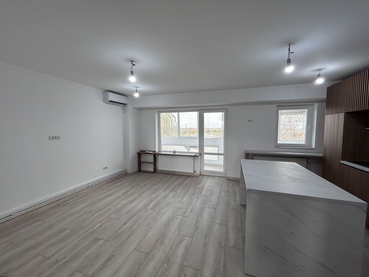 De vanzare apartament Samantha Urcator zona Polivalenta - Poză 3