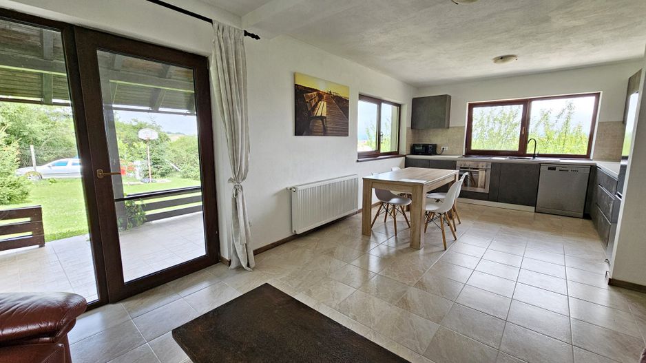 Vila noua-Sanpetru Dealul Lempes, zona verde si linistita - Poză 6