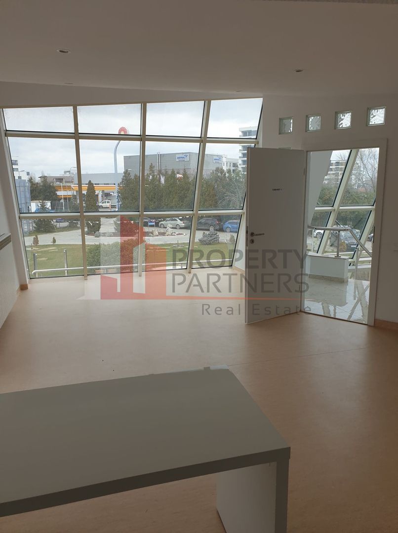 561 mp amenajati pentru clinica medicala - Poză 1