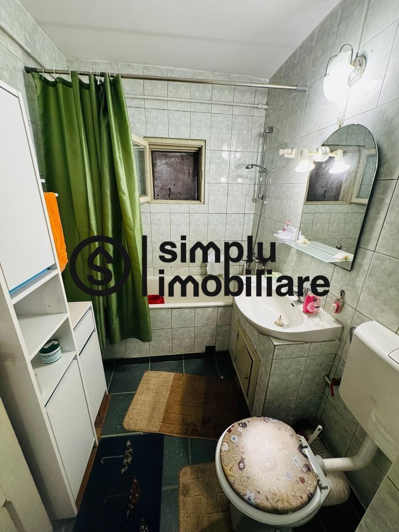 3 decomandate, centrala, 1 Mai - 110 000 Euro - Poză 8
